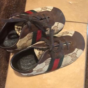 Gucci baby shoes size 19 fit my 1 yr old